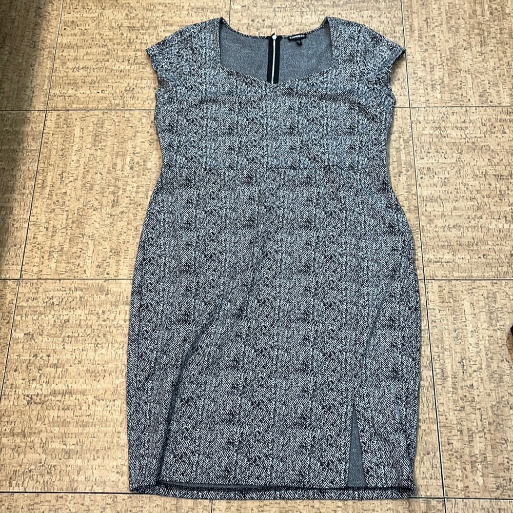 Express Cap Sleeve Black Marled Knee-Length Dress - Picture 2 of 10